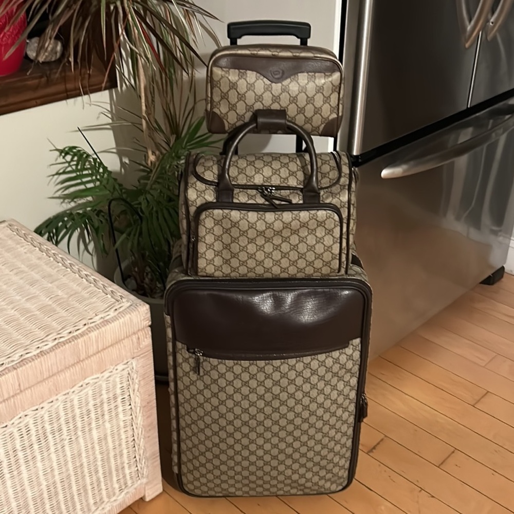 🦁 Gucci GG Supreme Travel Set - Picture 5 of 17